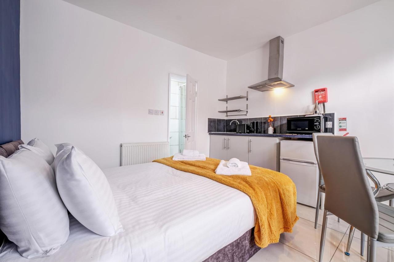 Fernbank Rooms Sudbury Hill, Harrow, Self-Contained Studios With En-Suite Harrow on the Hill Екстер'єр фото