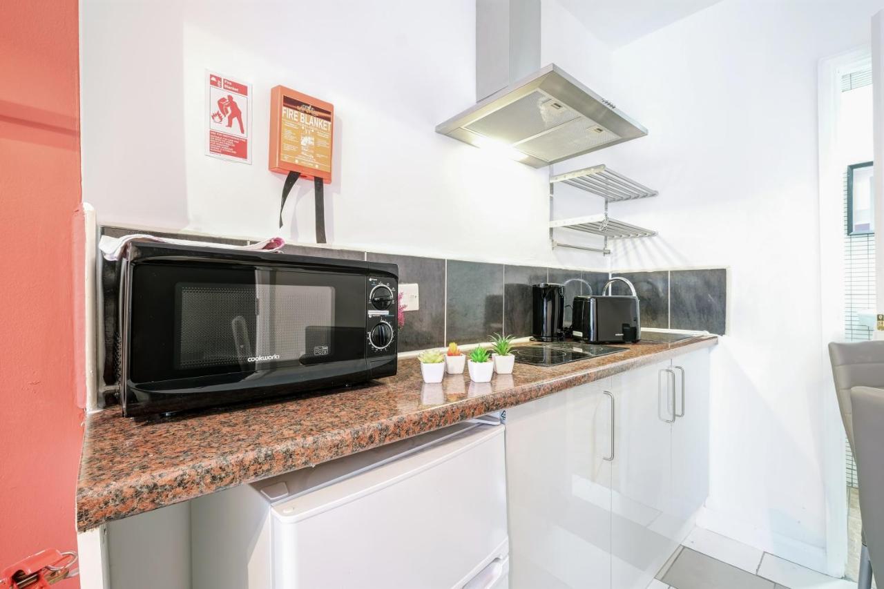 Fernbank Rooms Sudbury Hill, Harrow, Self-Contained Studios With En-Suite Harrow on the Hill Екстер'єр фото