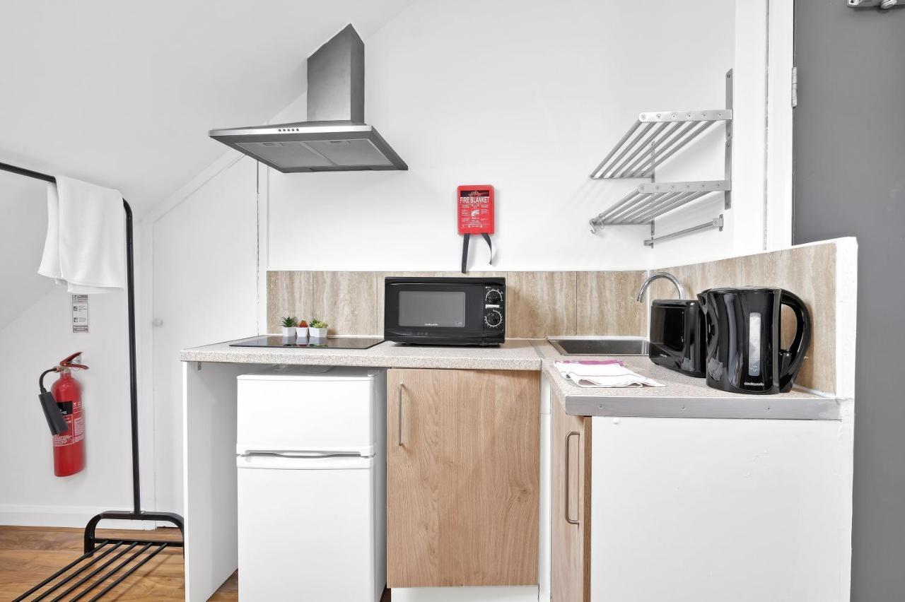 Fernbank Rooms Sudbury Hill, Harrow, Self-Contained Studios With En-Suite Harrow on the Hill Екстер'єр фото